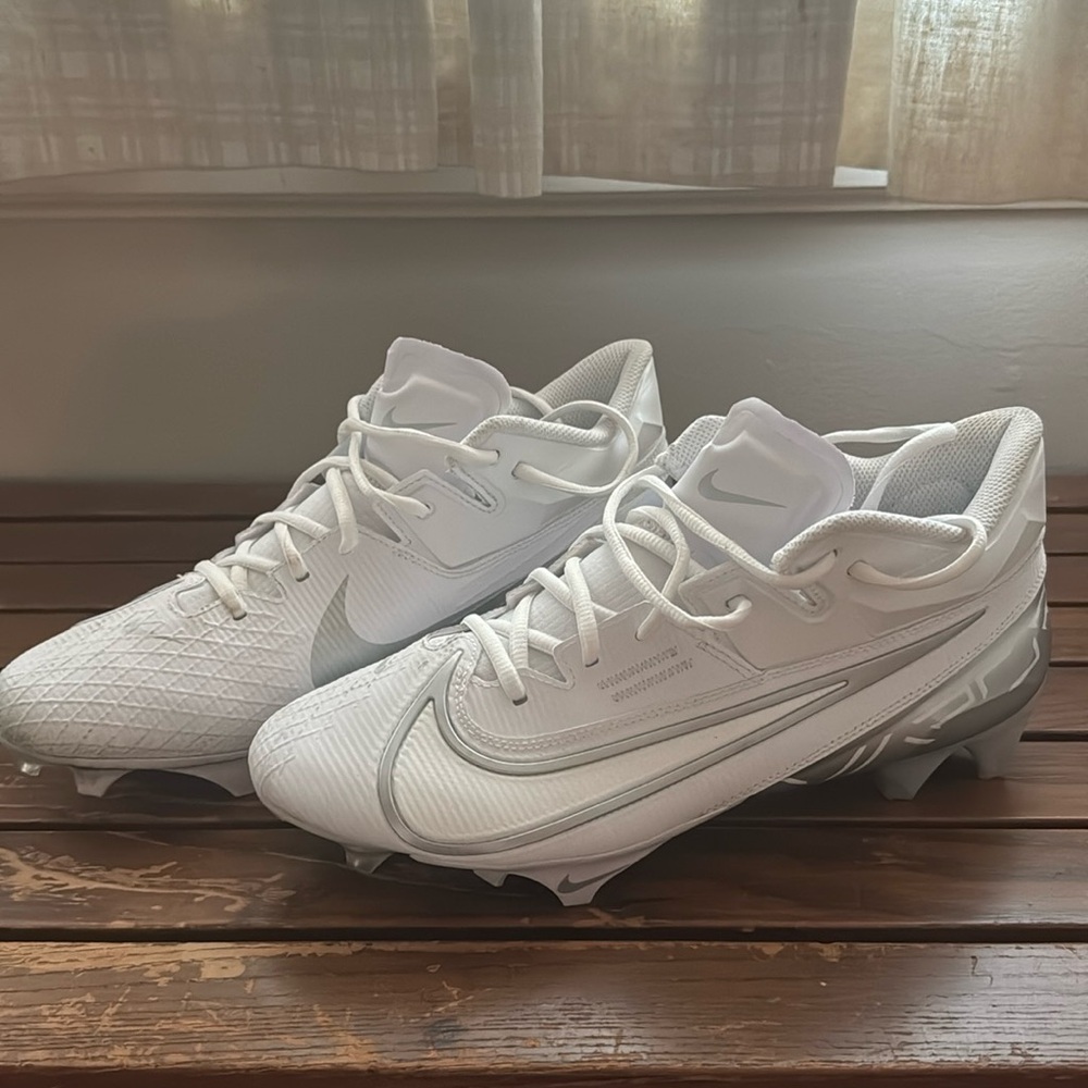 Nike Vapor Edge Elite 360 2
Men's Football Cleats